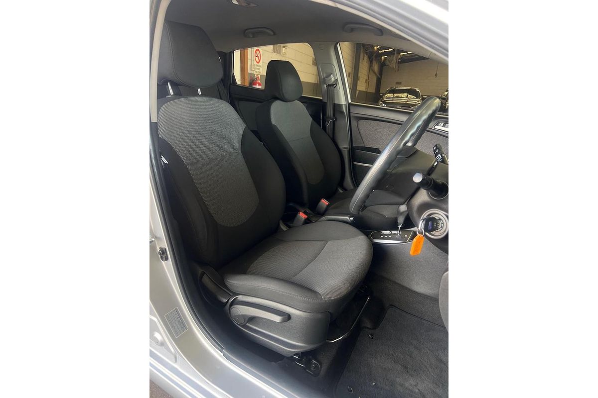2014 Hyundai Accent Active RB2