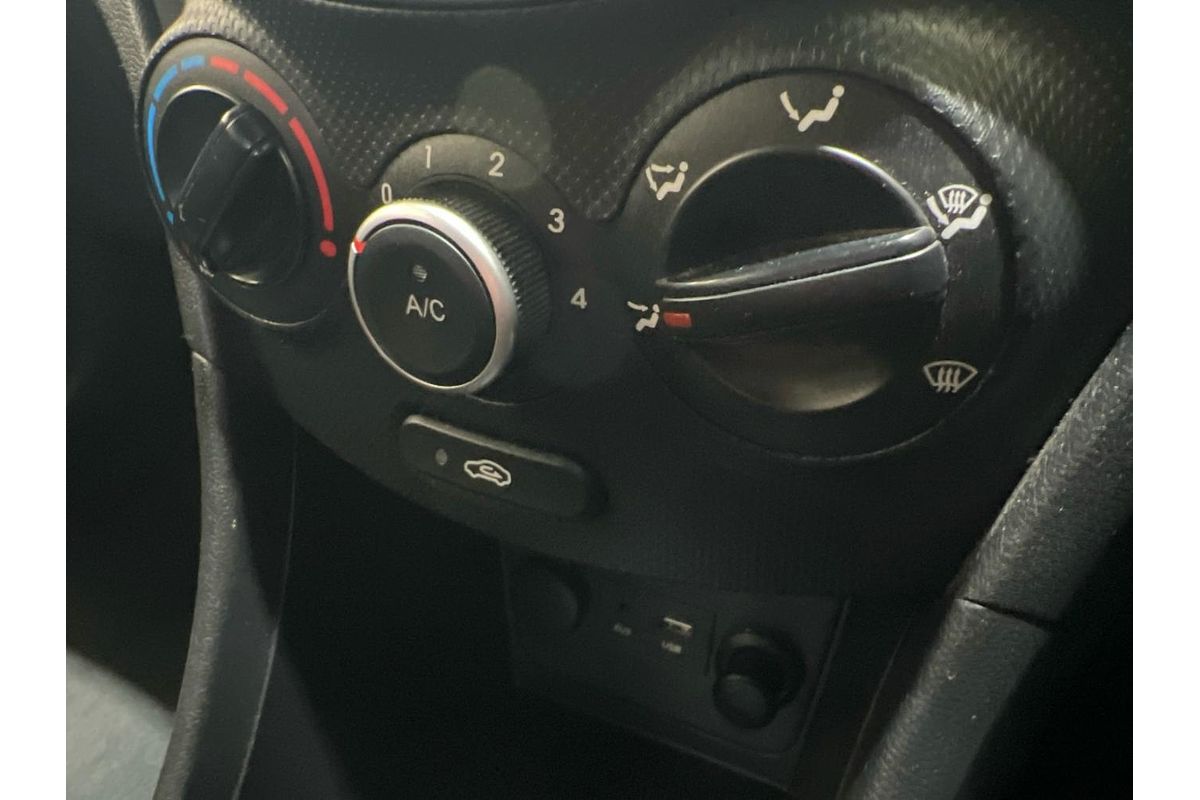 2014 Hyundai Accent Active RB2