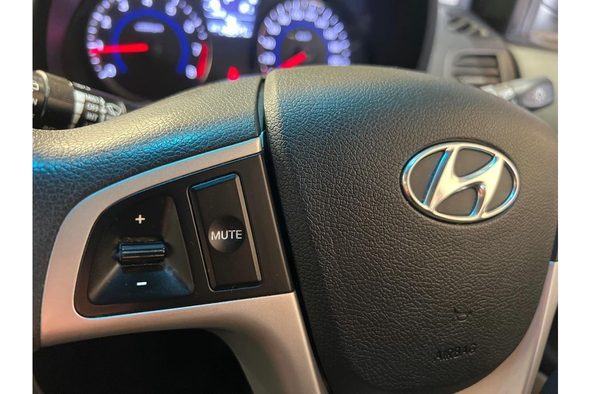 2014 Hyundai Accent Active RB2