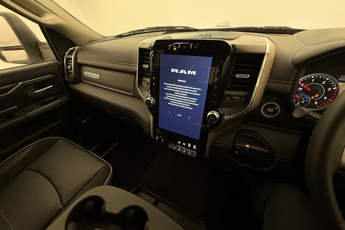 2024 RAM 2500 Laramie Rambox DJ 4X4