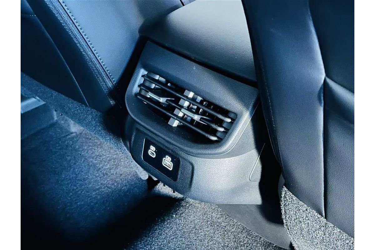 H6 Facelift Lux Auto 4X2