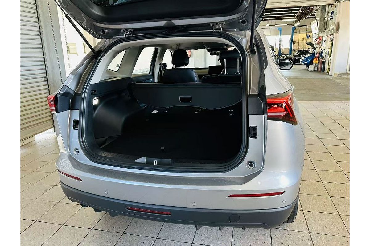 H6 Facelift Lux Auto 4X2