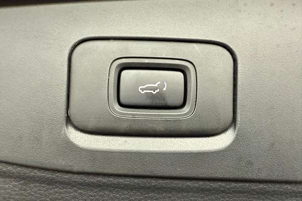 2024 Isuzu MU-X LS-T