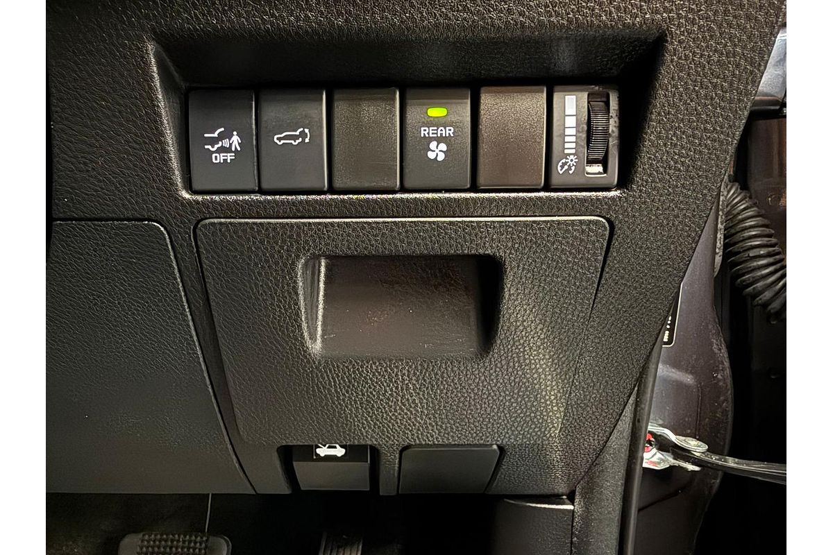 2024 Isuzu MU-X LS-T