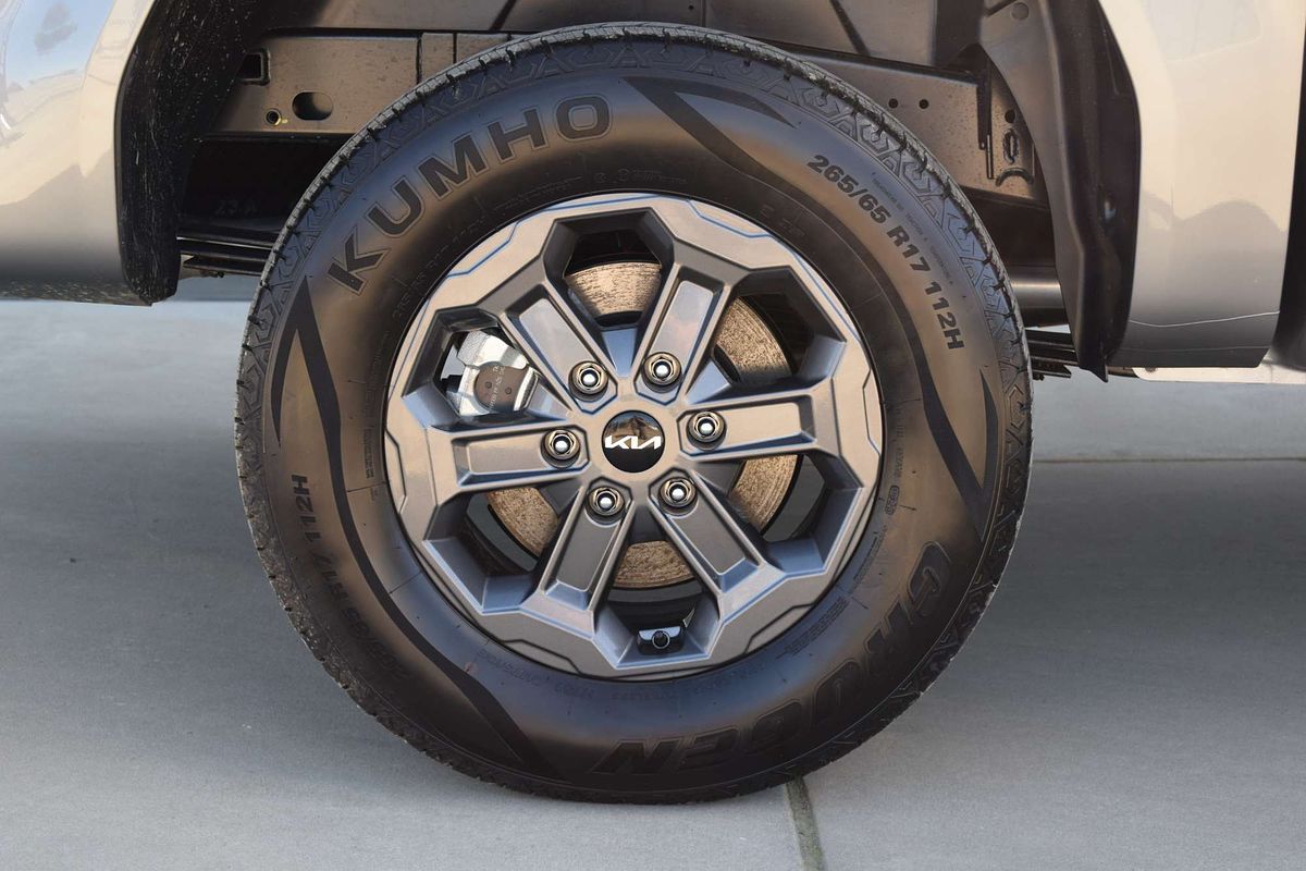 2025 Kia Tasman SX TK 4X4