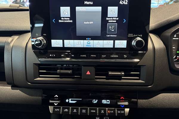 2024 Mitsubishi Triton GLX MV 4X4