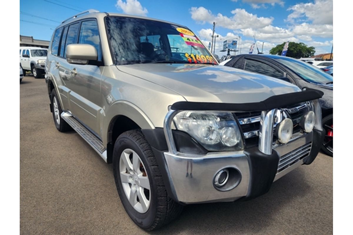 2007 Mitsubishi Pajero VR-X NS