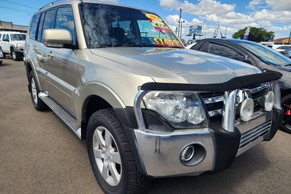2007 Mitsubishi Pajero VR-X NS