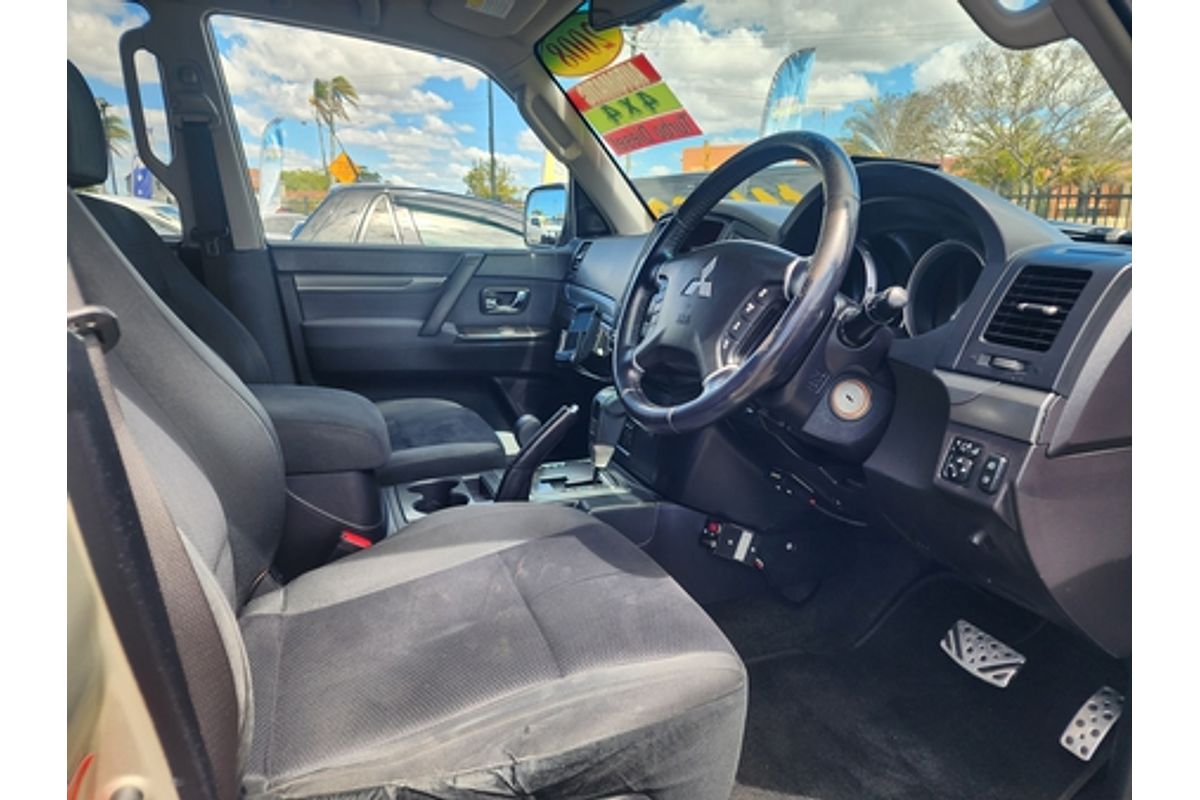 2007 Mitsubishi Pajero VR-X NS