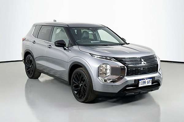 2023 Mitsubishi Outlander LS Black Edition ZM