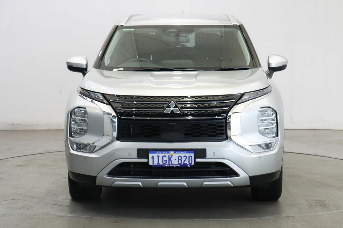 2024 Mitsubishi Outlander LS ZM