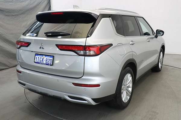 2024 Mitsubishi Outlander LS ZM