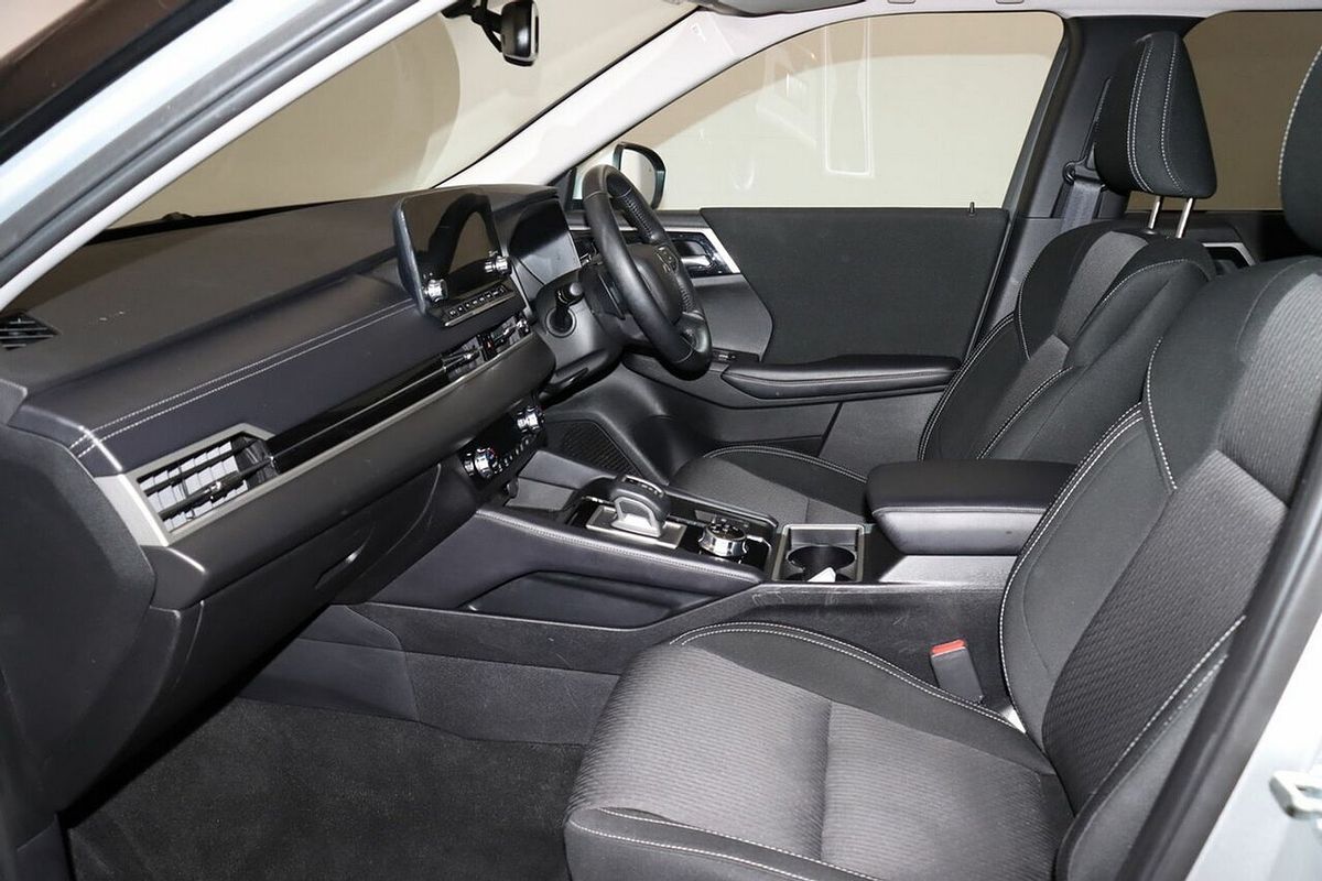 2024 Mitsubishi Outlander LS ZM