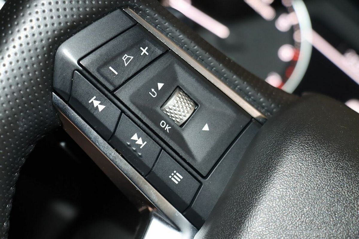 2024 Mitsubishi Outlander LS ZM