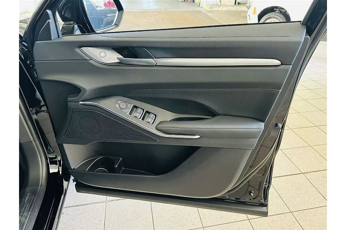 H6 Facelift Ult Auto Hybrid 4X2