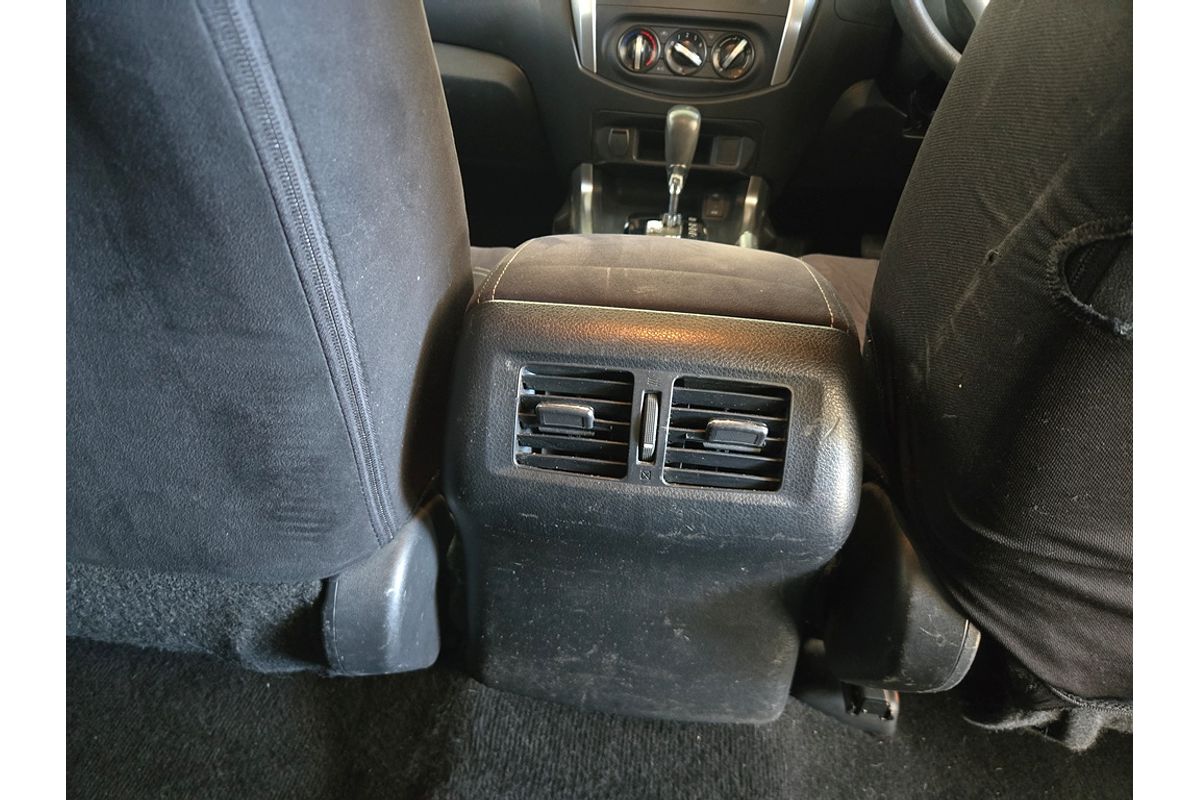 NAVARA NP300 D23 RX (4x2) 2.3L DT4 DIESEL TURBO F/INJ 7 SP AUTOMATIC DOUBLE CAB UTILITY 