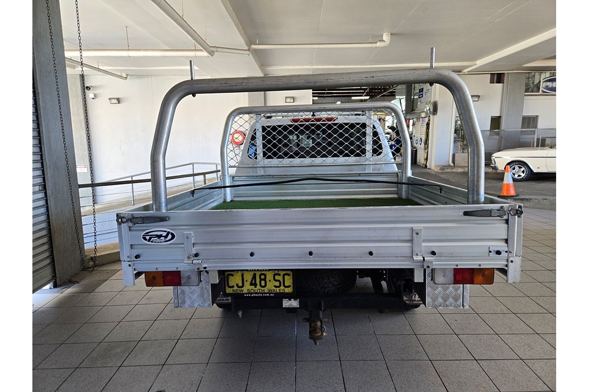 NAVARA NP300 D23 RX (4x2) 2.3L DT4 DIESEL TURBO F/INJ 7 SP AUTOMATIC DOUBLE CAB UTILITY 