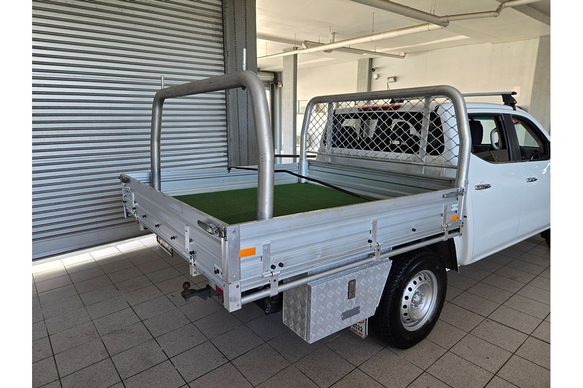 NAVARA NP300 D23 RX (4x2) 2.3L DT4 DIESEL TURBO F/INJ 7 SP AUTOMATIC DOUBLE CAB UTILITY 