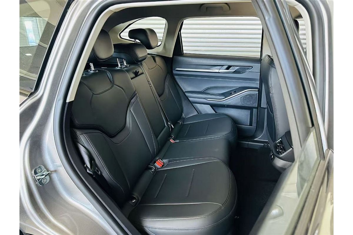 H6 Facelift Lux Auto 4X2