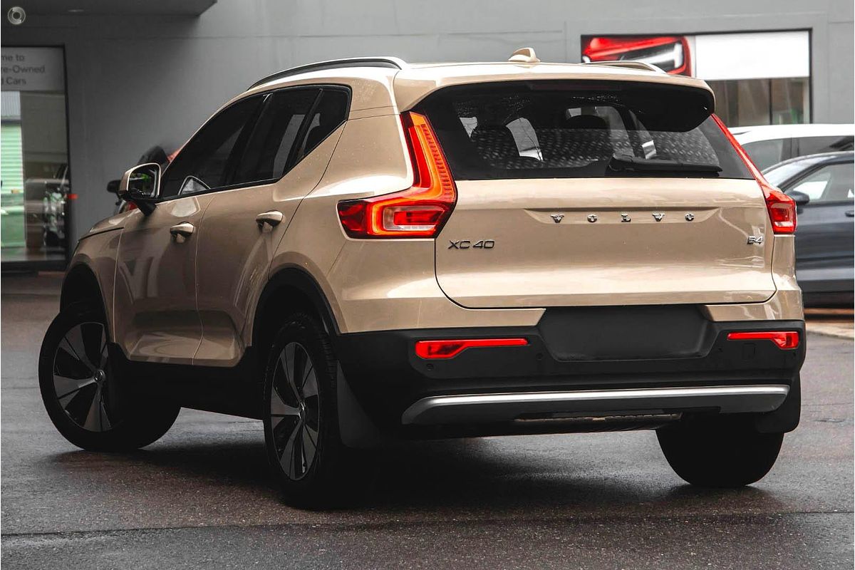 2025 Volvo XC40 Plus B4