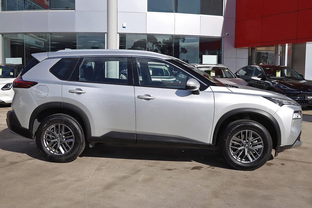 2025 Nissan X-TRAIL ST T33