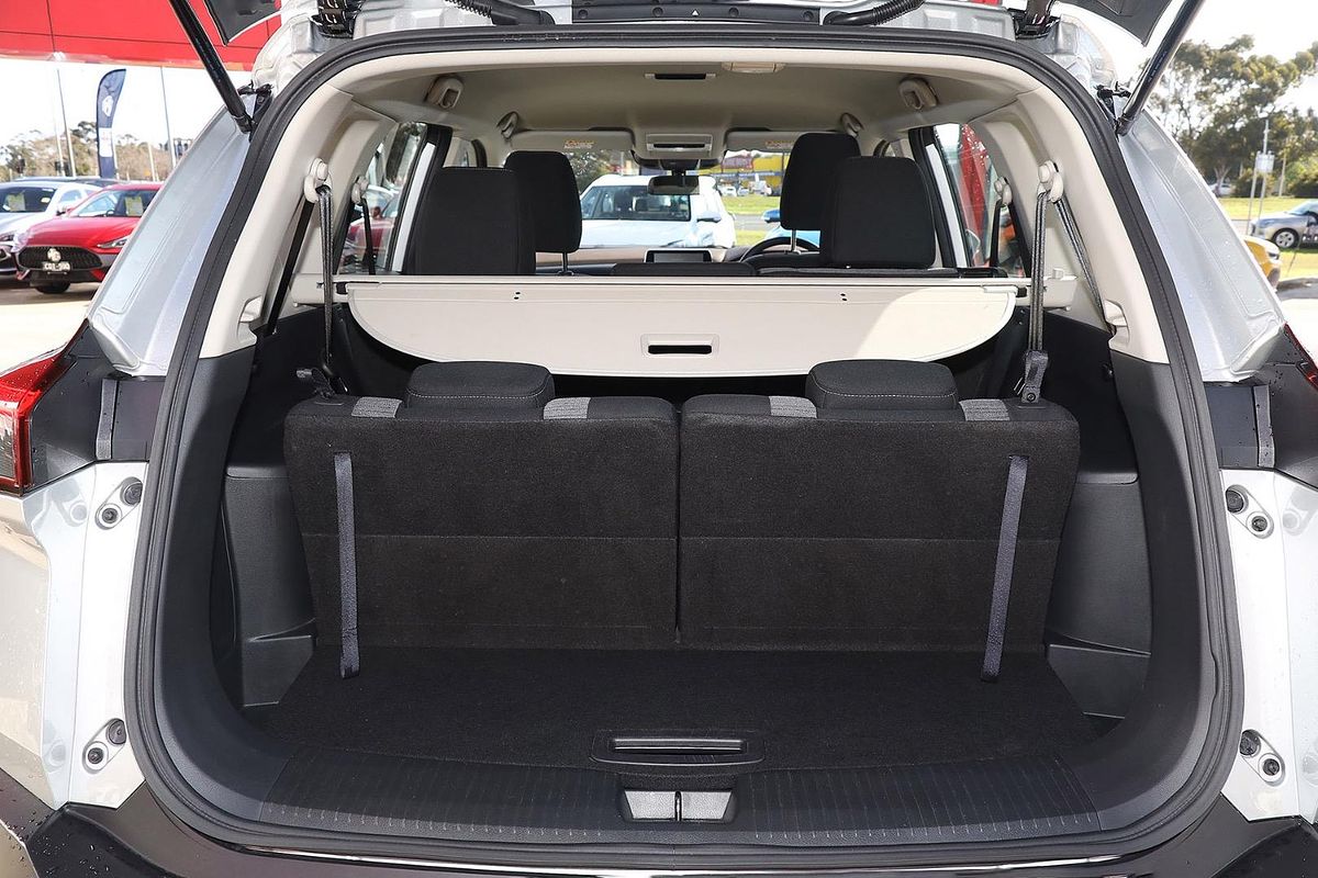 2025 Nissan X-TRAIL ST T33