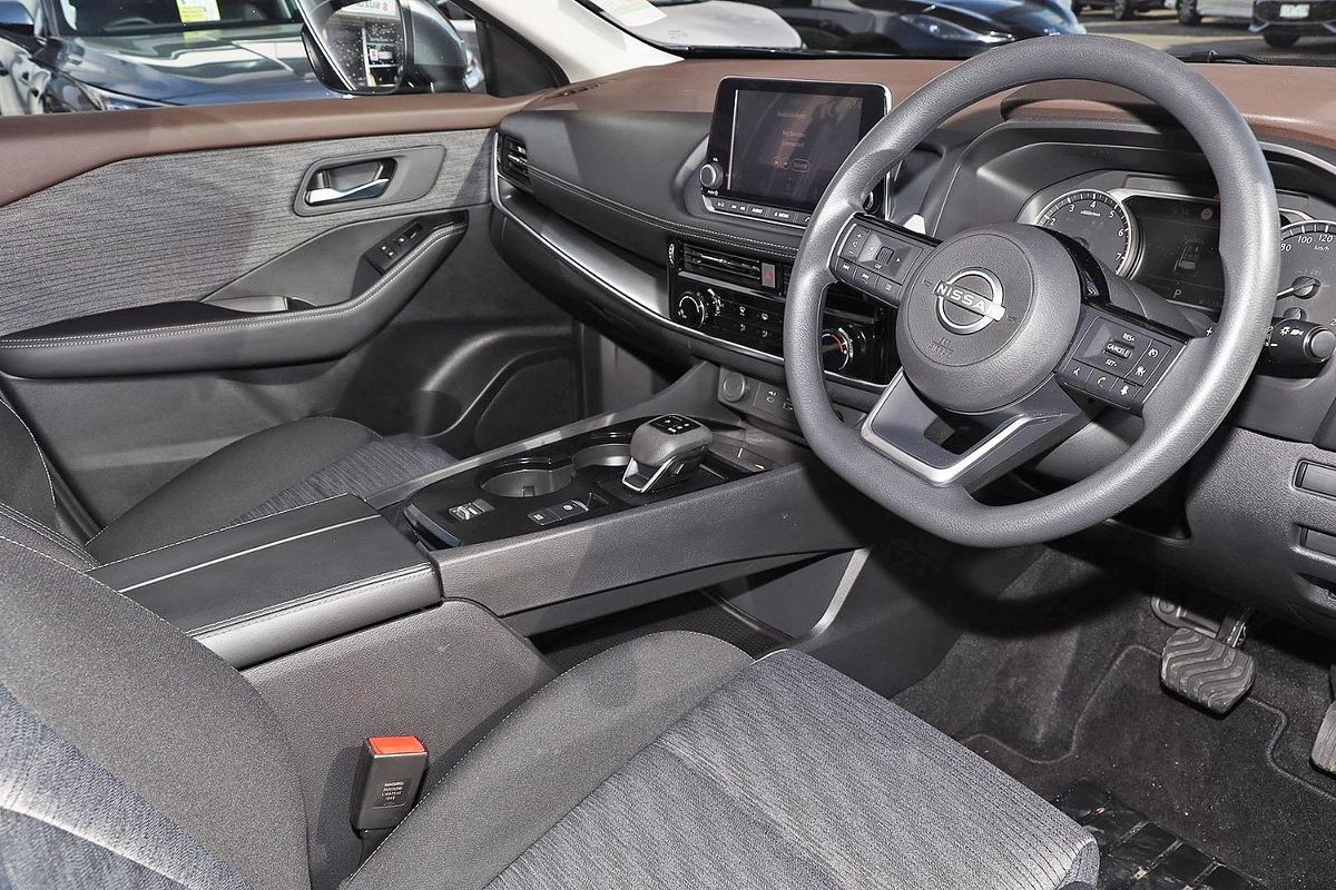 2024 Nissan X-TRAIL ST T33