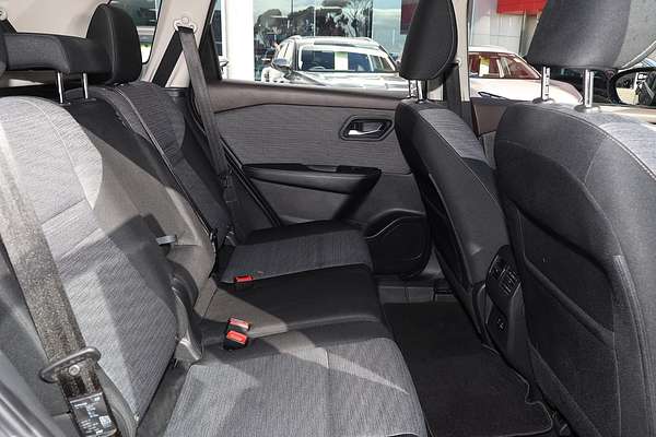 2025 Nissan X-TRAIL ST T33