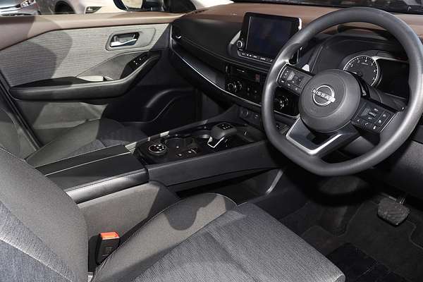 2025 Nissan X-TRAIL ST T33