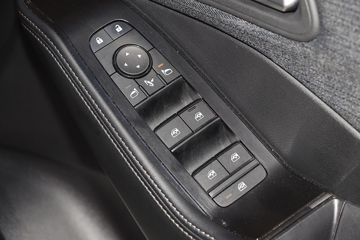 2025 Nissan X-TRAIL ST T33