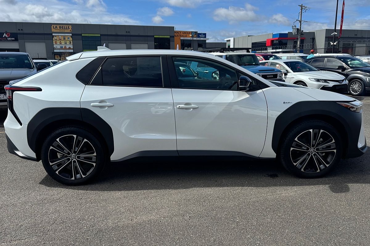 2024 Toyota bZ4X XEAM10R