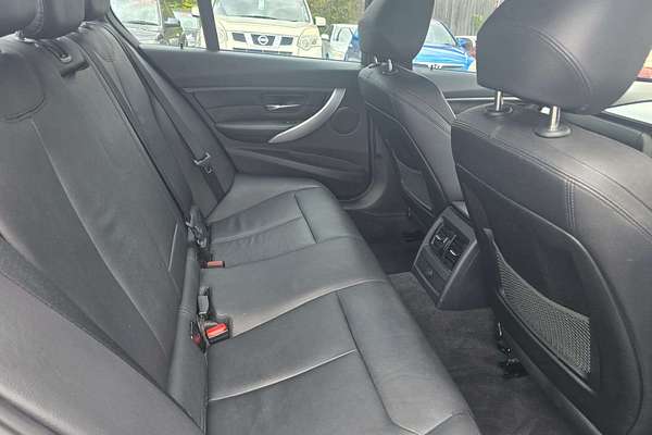 2013 BMW 3 Series 320d F30