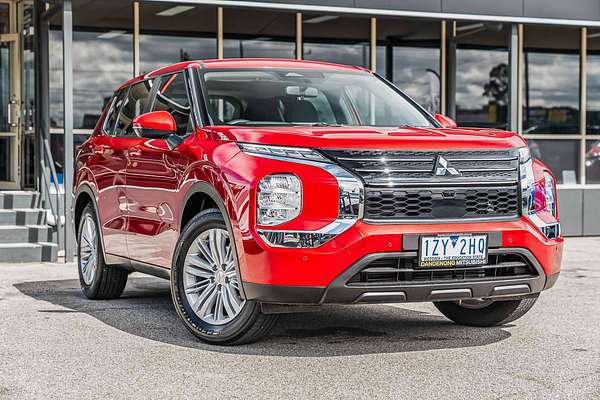 2024 Mitsubishi Outlander ES ZM