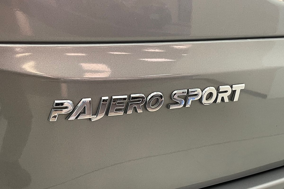 2019 Mitsubishi Pajero Sport Black Edition QE