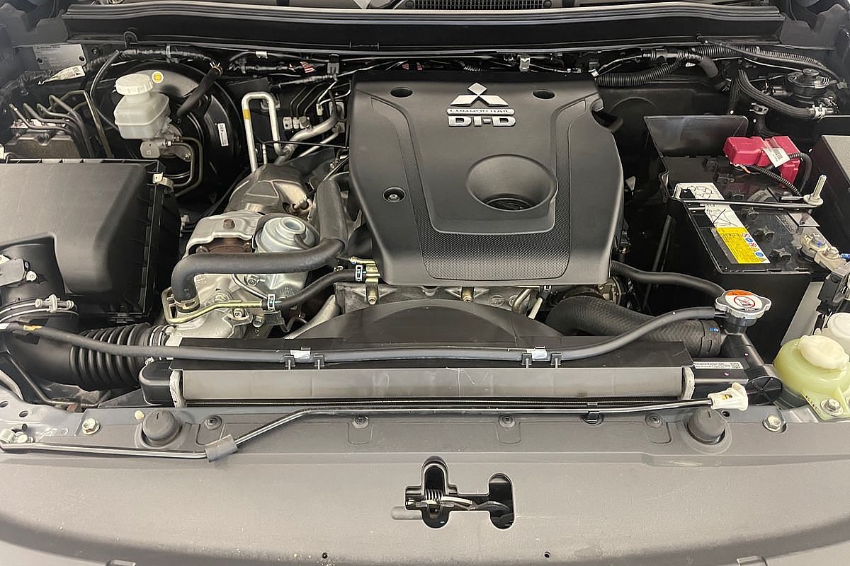 2019 Mitsubishi Pajero Sport Black Edition QE