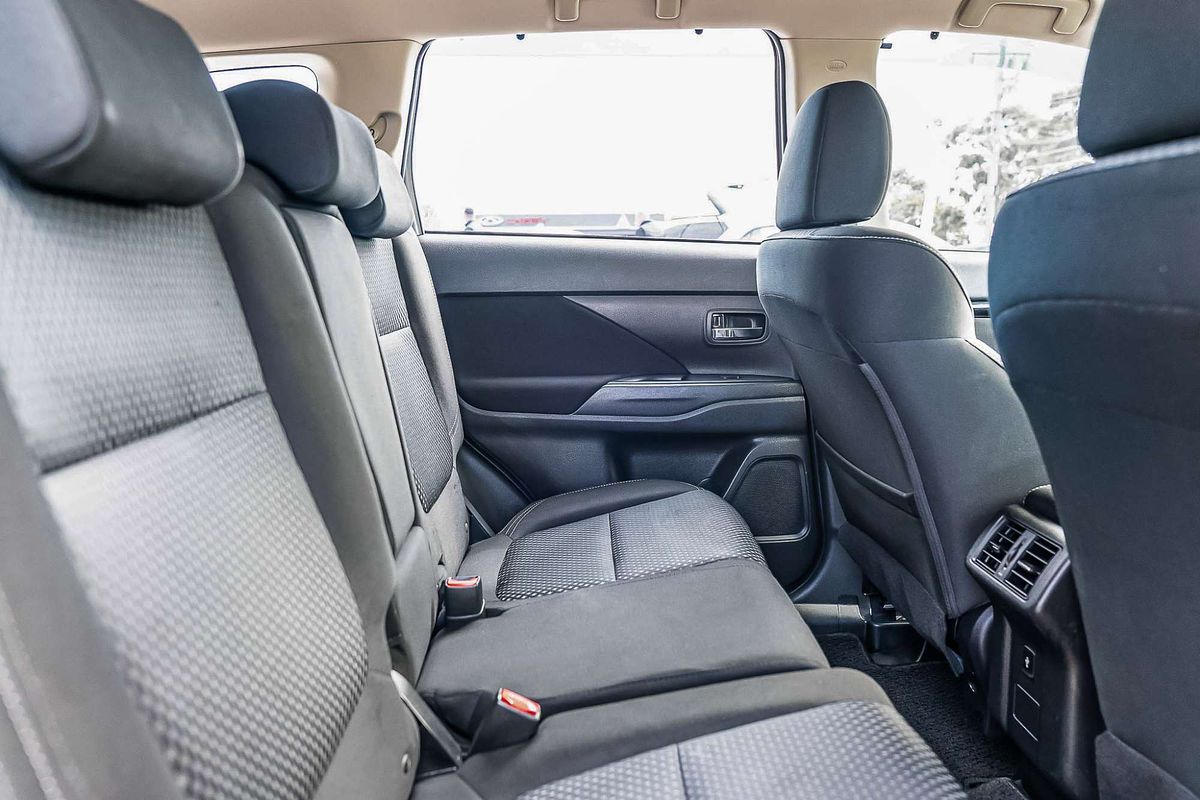 2018 Mitsubishi Outlander ES ZL
