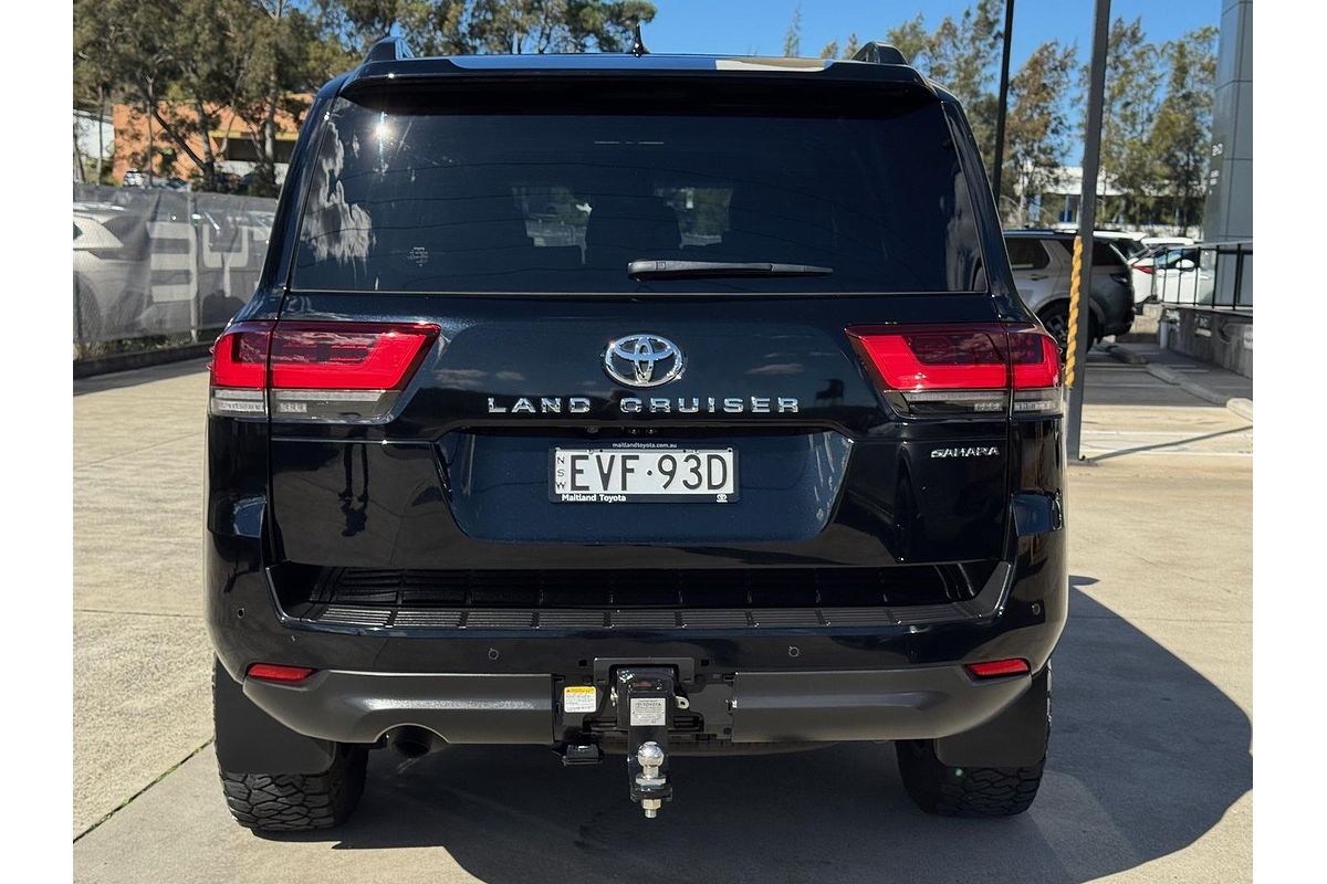 2022 Toyota Landcruiser Sahara FJA300R