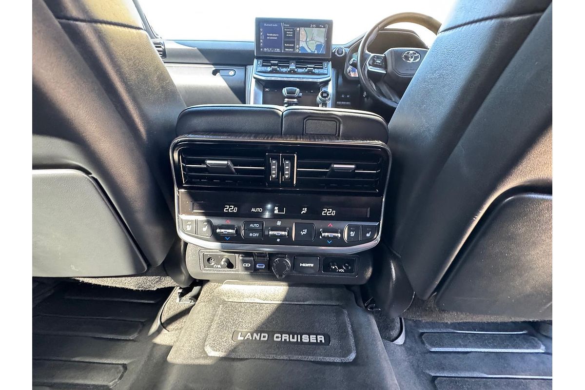 2022 Toyota Landcruiser Sahara FJA300R
