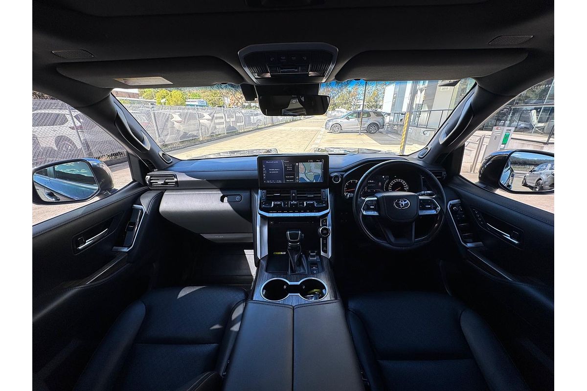 2022 Toyota Landcruiser Sahara FJA300R
