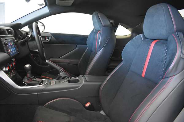 2024 Subaru BRZ S ZD8