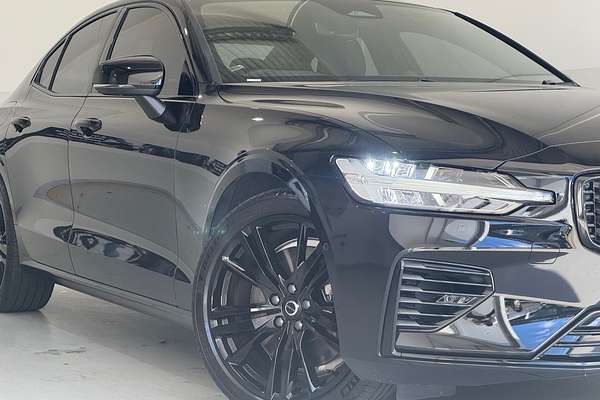 2024 Volvo S60 Recharge T8 Black Edition