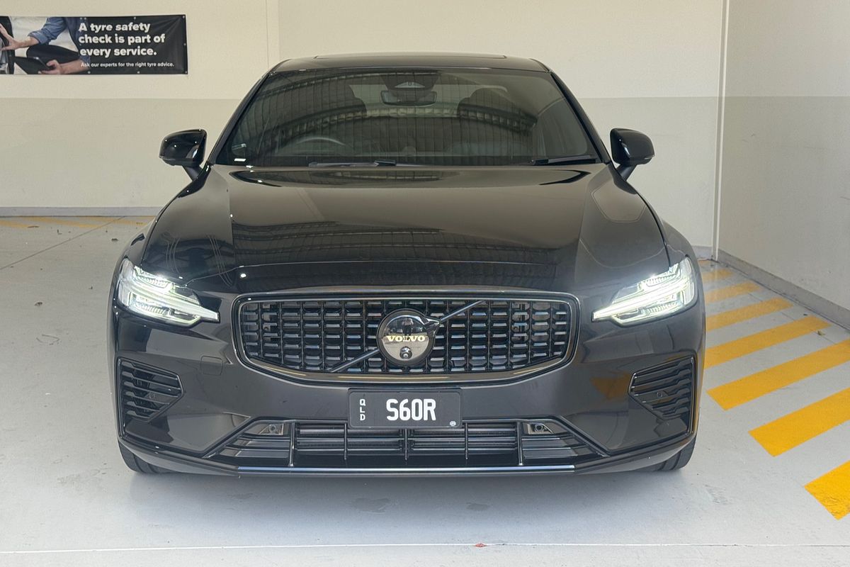 2024 Volvo S60 Recharge T8 Black Edition