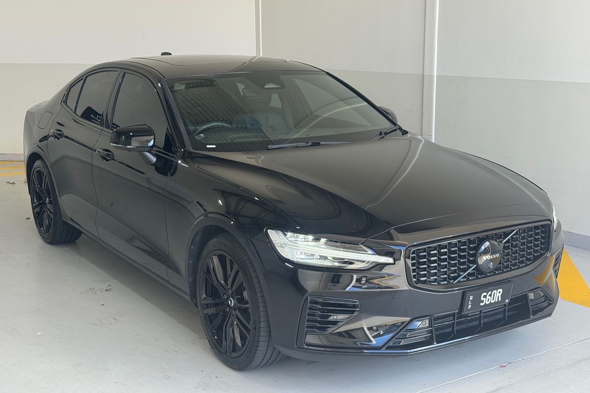 2024 Volvo S60 Recharge T8 Black Edition