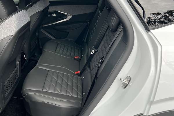 2025 Peugeot 3008 GT Premium e-DCS Hybrid P64 MY25