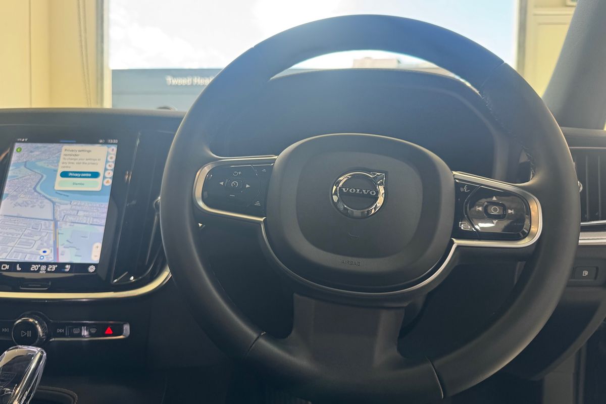 2024 Volvo S60 Recharge T8 Black Edition