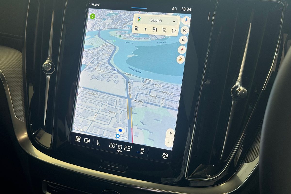 2024 Volvo S60 Recharge T8 Black Edition