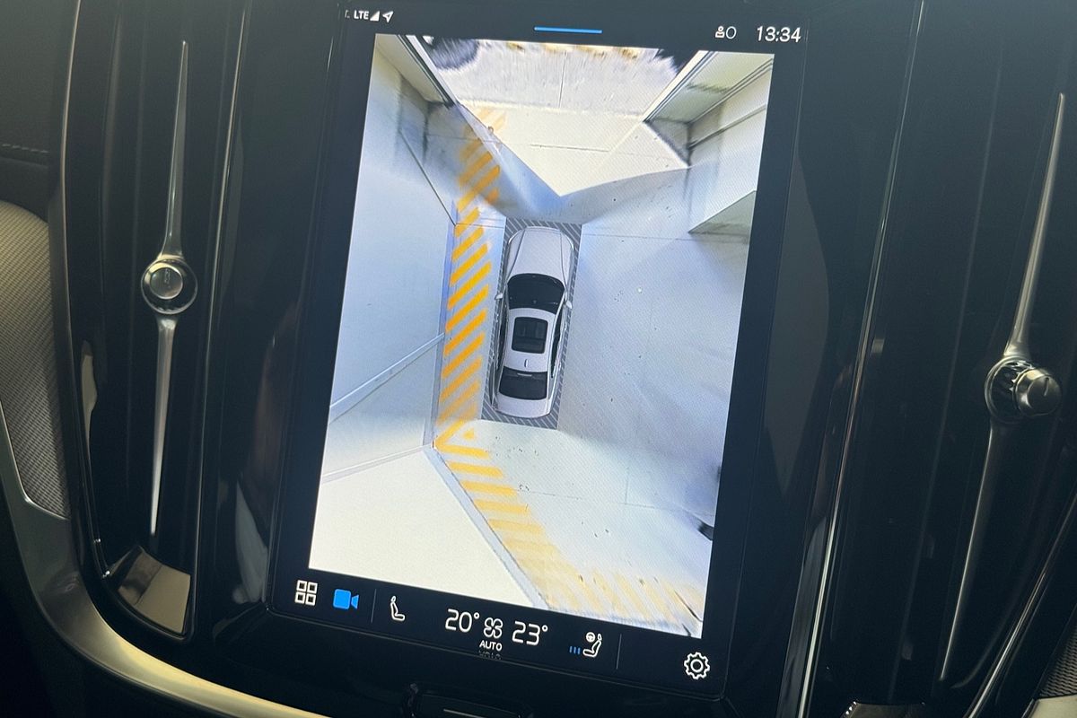 2024 Volvo S60 Recharge T8 Black Edition