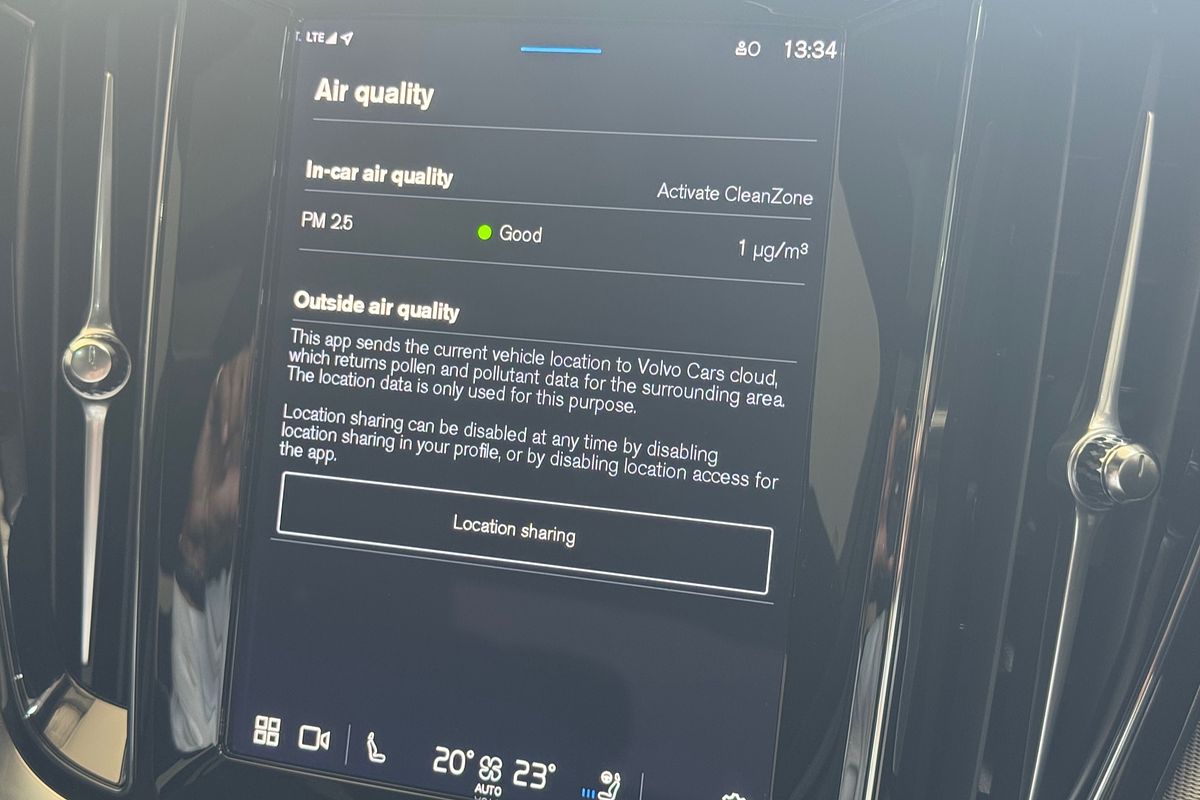 2024 Volvo S60 Recharge T8 Black Edition