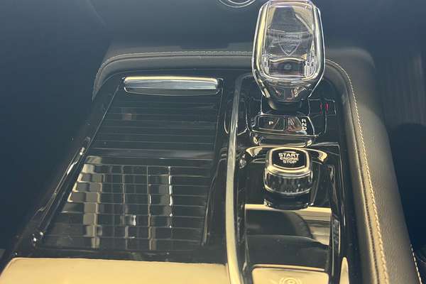 2024 Volvo S60 Recharge T8 Black Edition
