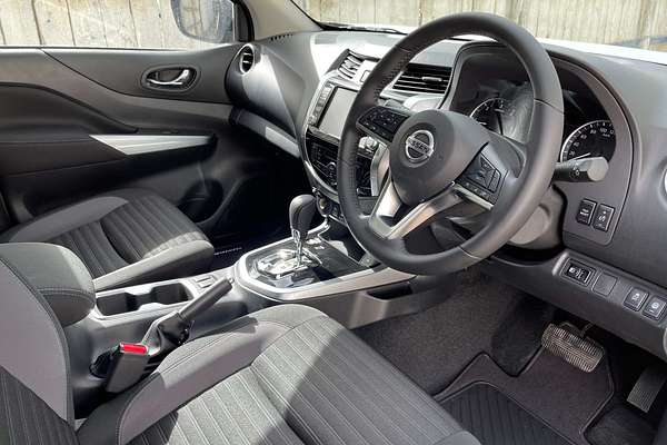 2025 Nissan Navara ST-X D23 4X4